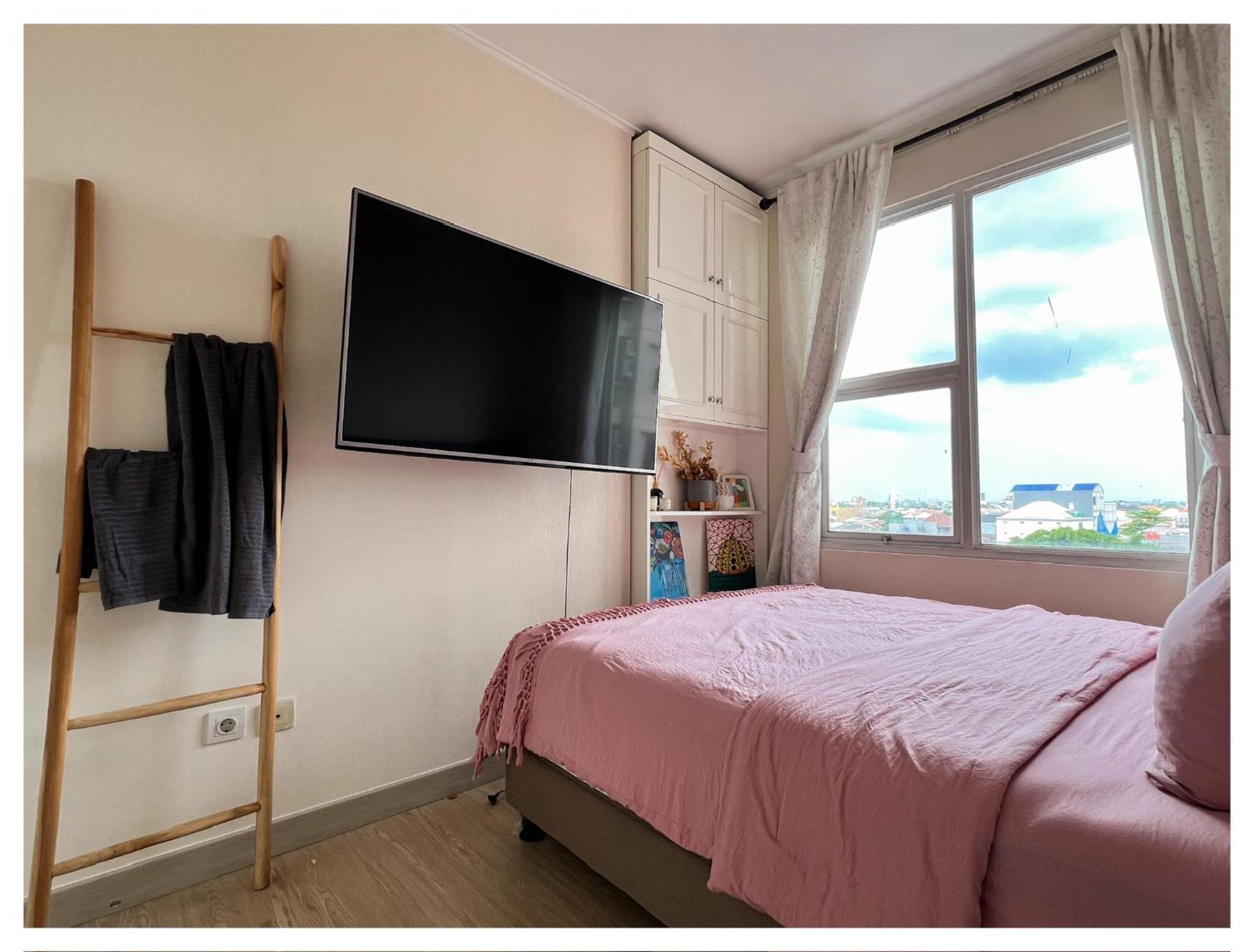 2br At Casablanca Mansion With Big Tv And Wifi * Jakarta